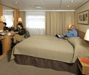 CX - Deluxe Stateroom Photo