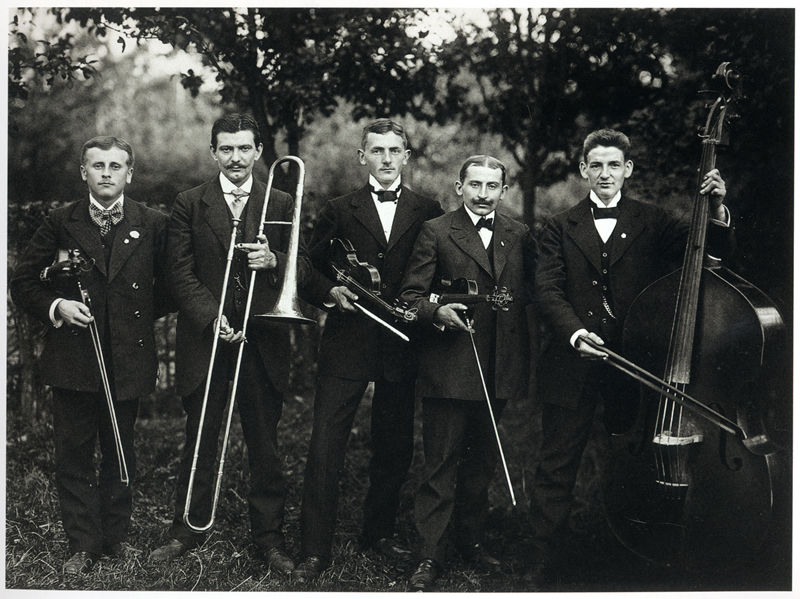 August Sander, Bauernkapelle, 1913 Die Photographische Sammlung/SK Stiftung Kultur August Sander Archiv (30054)