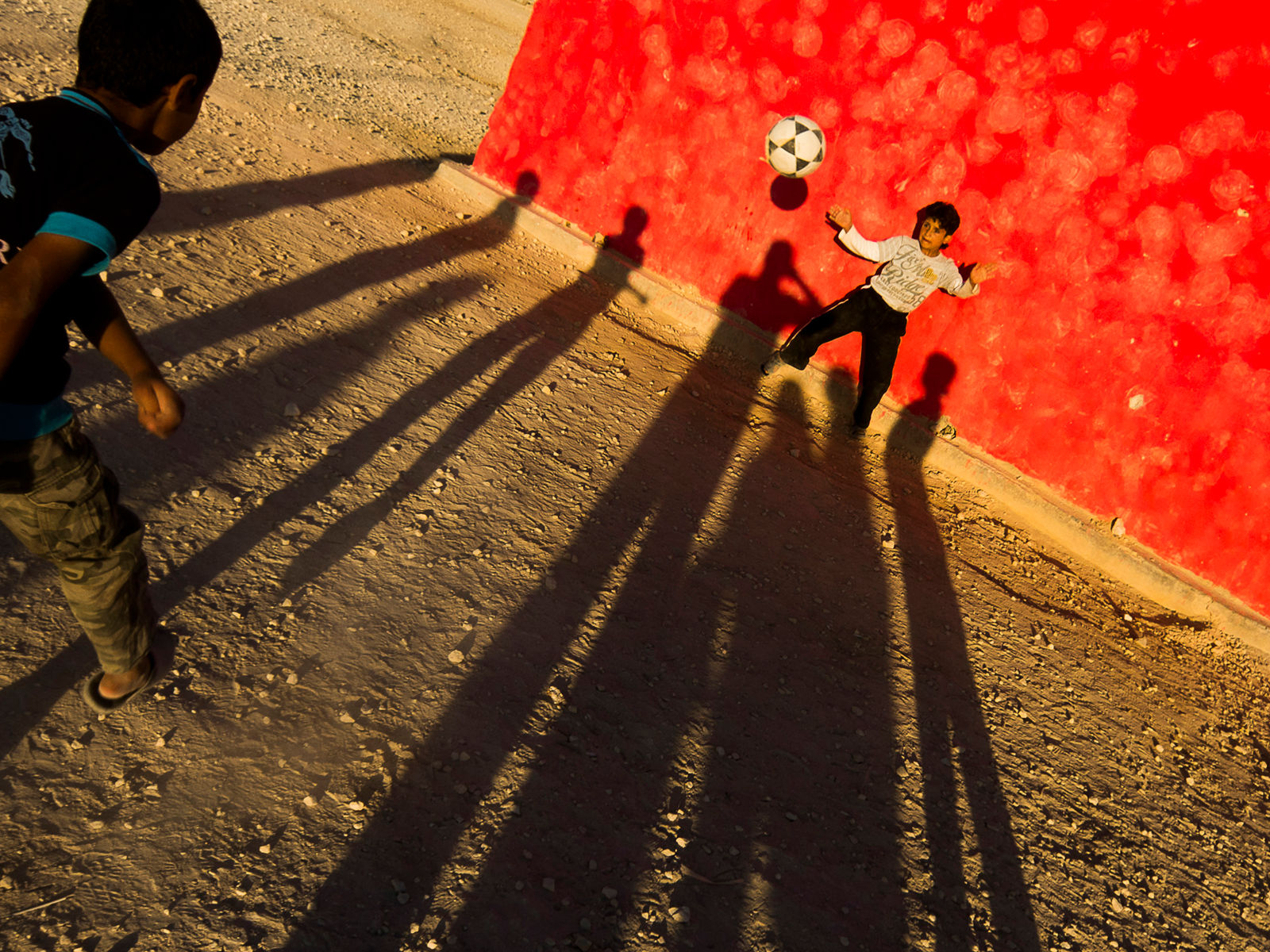 Participants in the workshop Do You See What I See? with Brendan Bannon in the Zaatari refugee camp were asked to photograph sports as they are played in the camp. Photo: Moh Naem (30085)