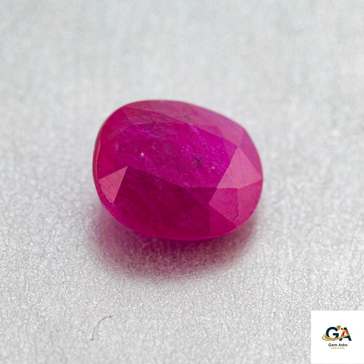 RB157-2.jpg Ruby 2.86 Carat (3.14 Ratti) - Image 1