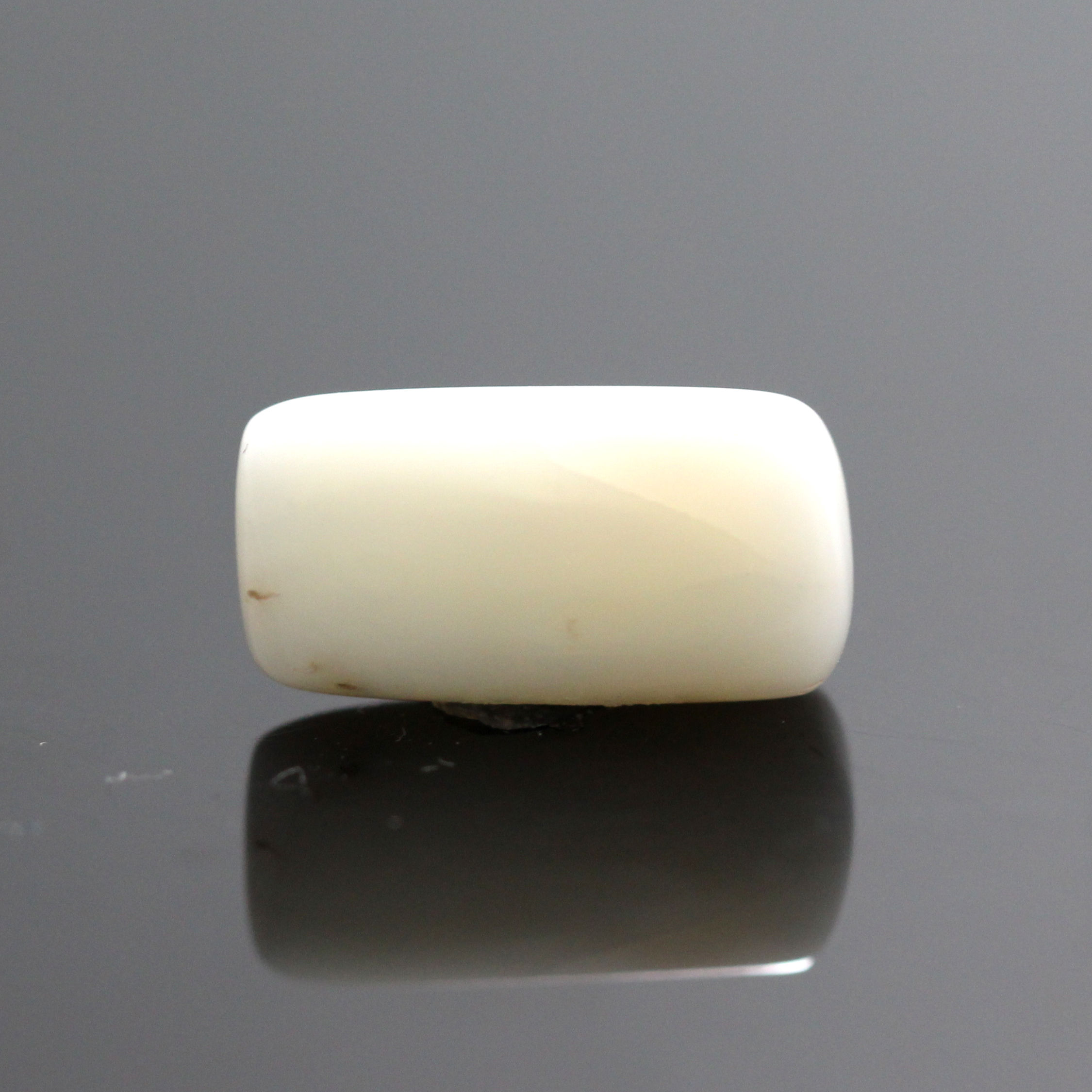 cow10-1.jpg Natural White Coral 7.45 Carat (8.19 Ratti) - Image 1