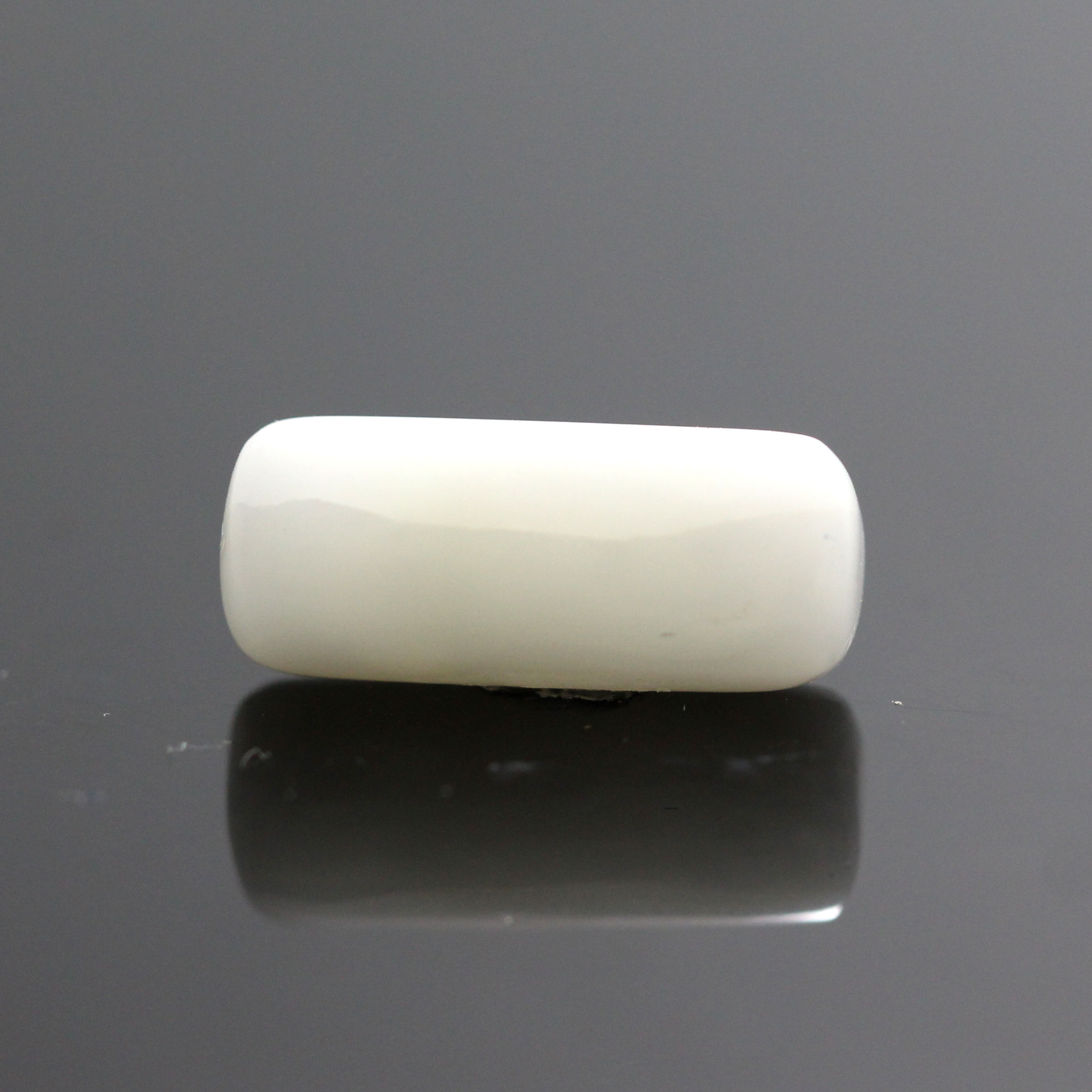 cow12-1.jpg Natural White Coral 6.74 Carat (7.41 Ratti) - Image 1