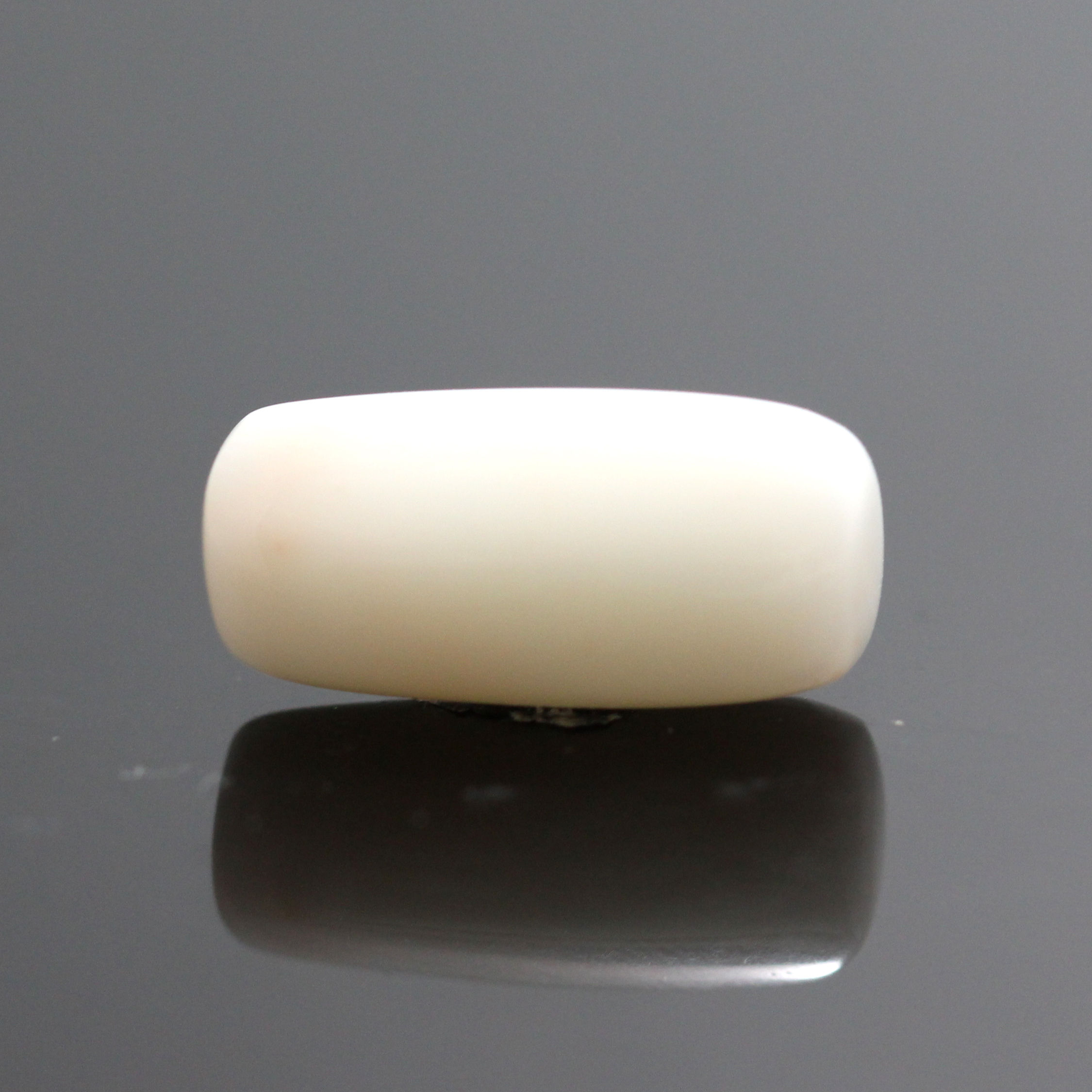 cow13-2.jpg Natural White Coral 6.88 Carat (7.56 Ratti) - Image 1