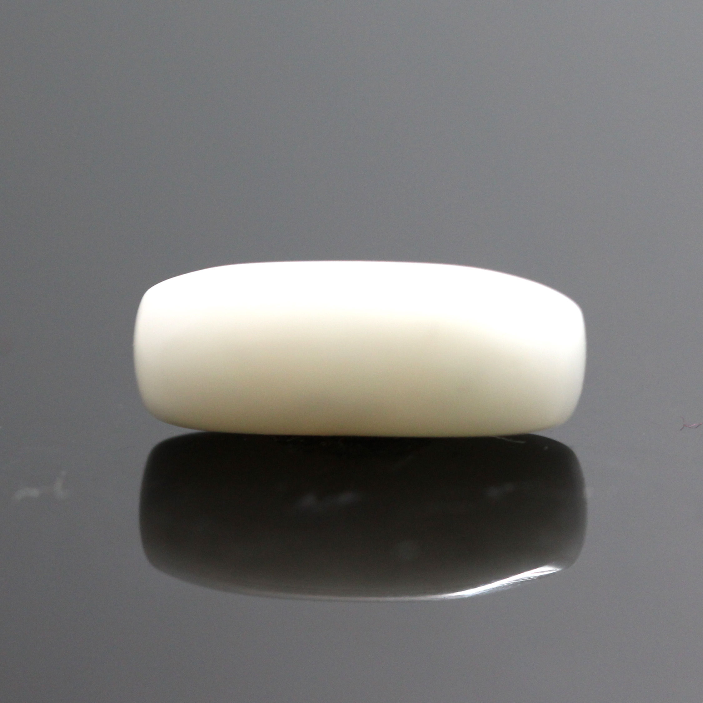 cow152.jpg Natural White Coral 6.99 Carat (7.68 Ratti) - Image 1