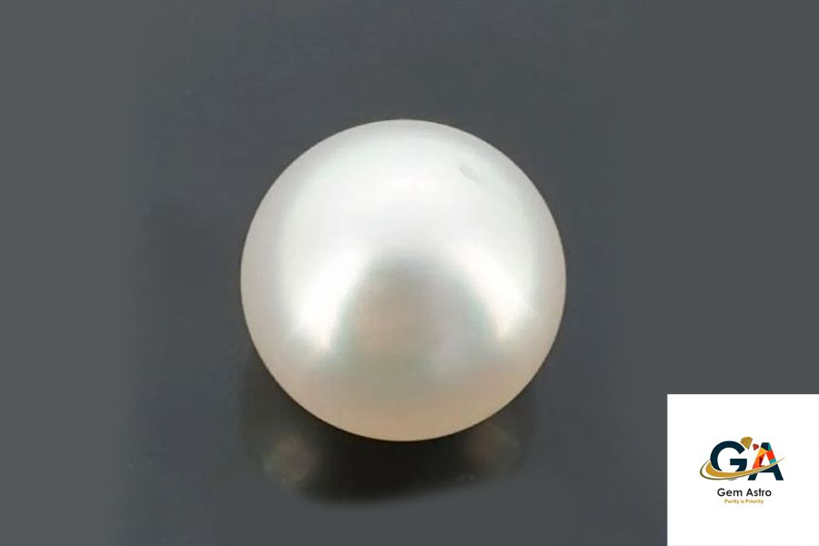 prl10-1.jpg South Sea Pearl (Moti) 5.38 Carat (6 Ratti) - Image 1