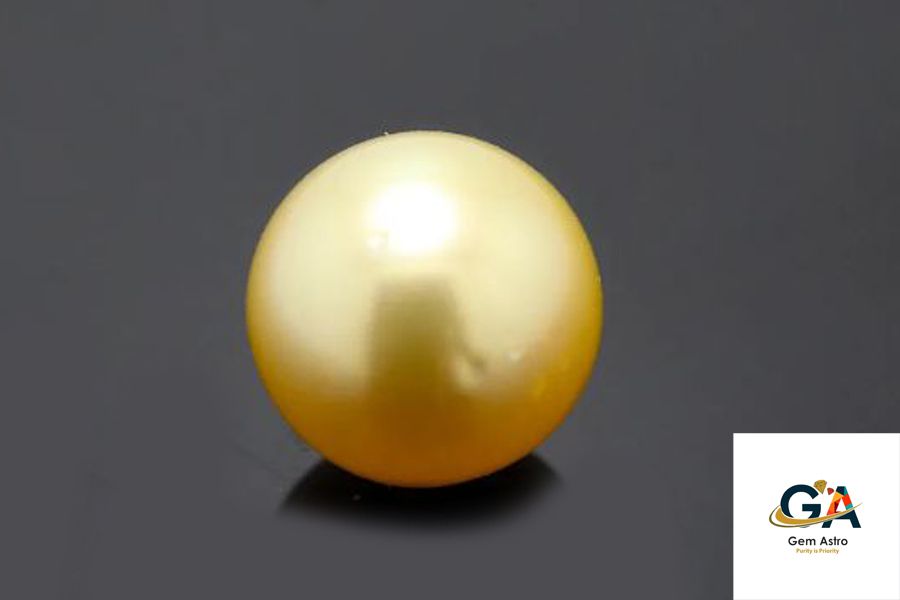 prl43-1.jpg Golden South Sea Pearl (Moti) 10.40 Carat (11.44 Ratti) - Image 1