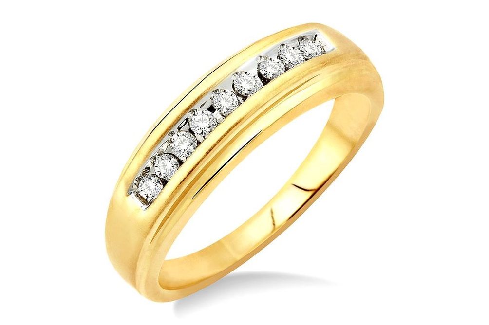 1/6 Ctw Round Diamond Women's Ring in 10K Yellow Gold - Size 5