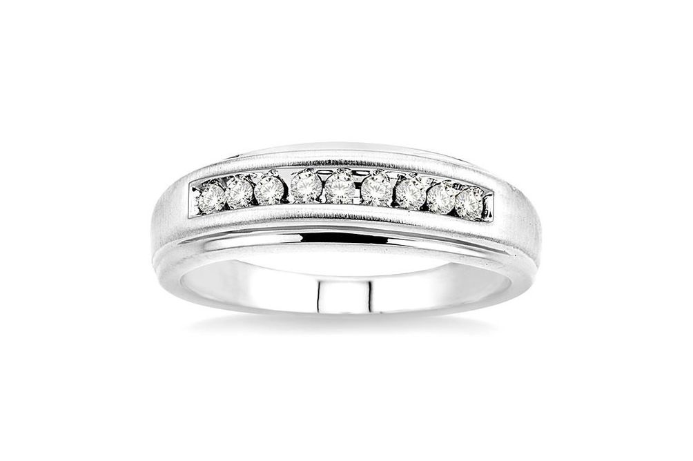 1/6 Ctw Round Diamond Women's Ring in 10K White Gold - Size 5