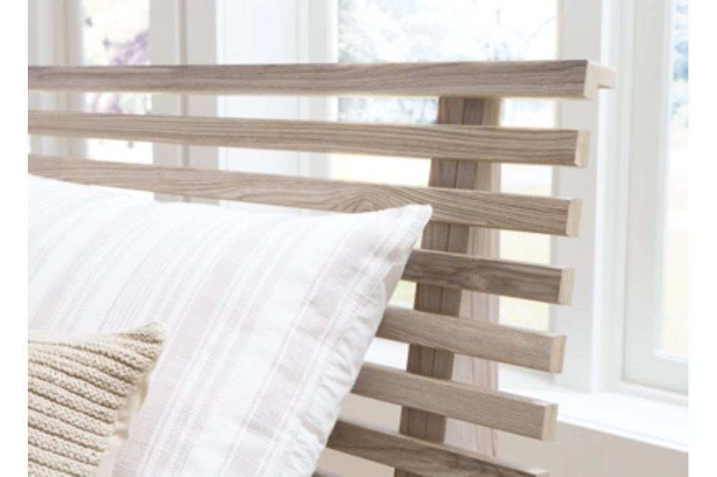 Signature Design by Ashley Hasbrick King Slat Panel Bed-Tan