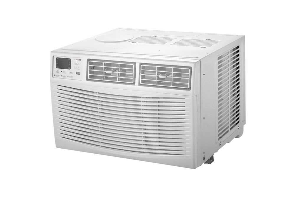 Amana - 700 Sq. Ft. Window Air Conditioner - White