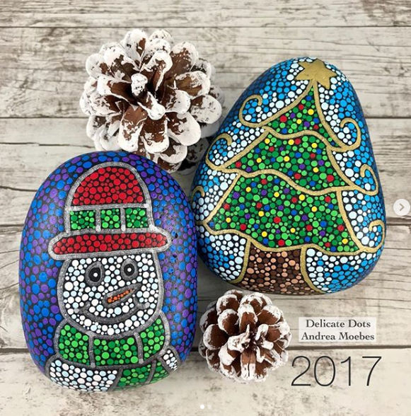 75+ of the Best Christmas Painted Rocks of Instagram 12 Christmas painted rocks
