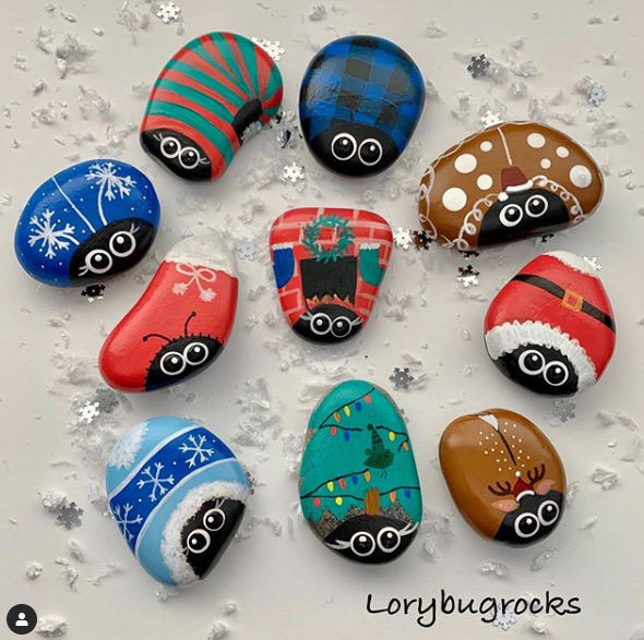 75+ of the Best Christmas Painted Rocks of Instagram 27 Christmas painted rocks