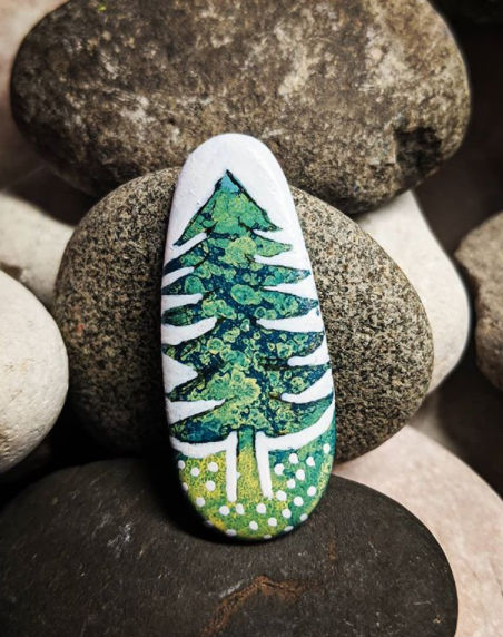 75+ of the Best Christmas Painted Rocks of Instagram 33 christmas tree painted rock