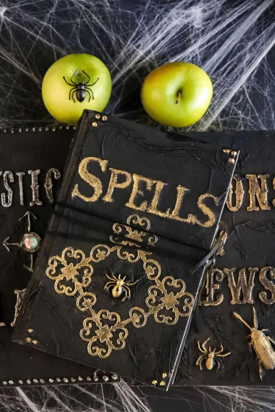 35 Glorious Hocus Pocus Crafts for a Spook-tacular Halloween 7 spell book craft