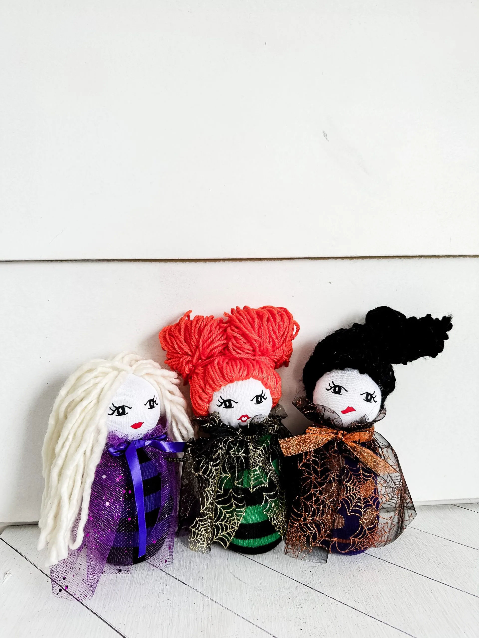 35 Glorious Hocus Pocus Crafts for a Spook-tacular Halloween 38 hocus pocus dolls