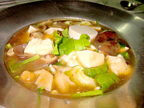 เต้าหู้น้ำแดงหม้อไฟ