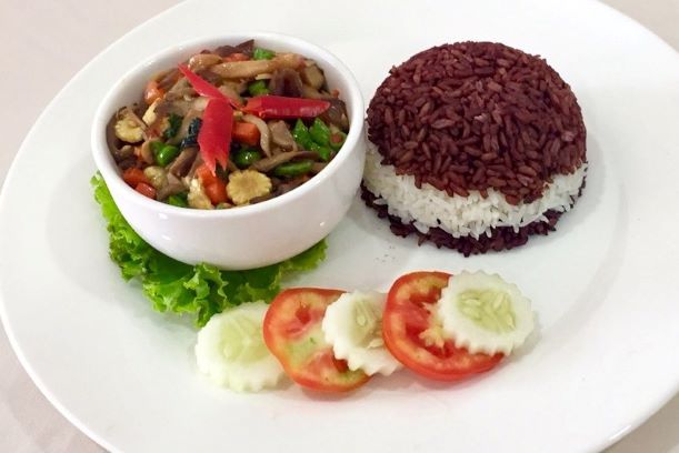 Fried Mushrooms with Black Rice