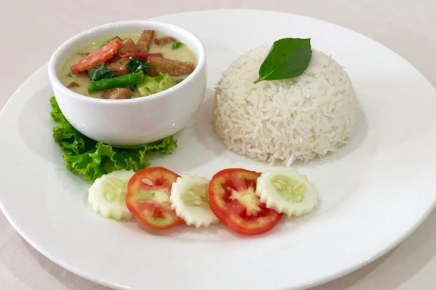 Green Curry Tempeh with Red Rice