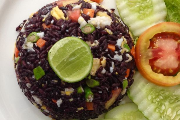 Fried Black Rice with Eggs