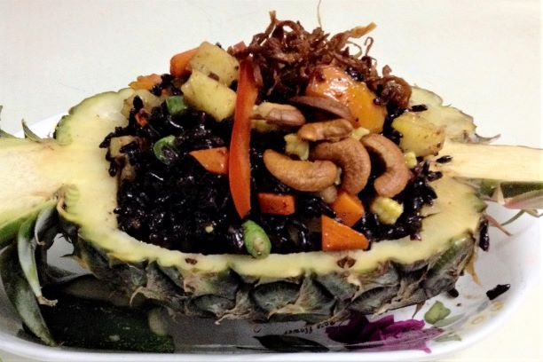 Fried Black Rice with/in Pineapple