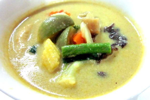 Green Curry Paste with Mixed Vegetables