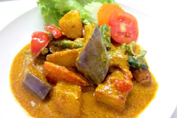 Indian Style Yellow Curry Paste