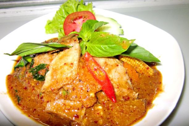 ปลาหมึกผัดน้ำพริกเผา