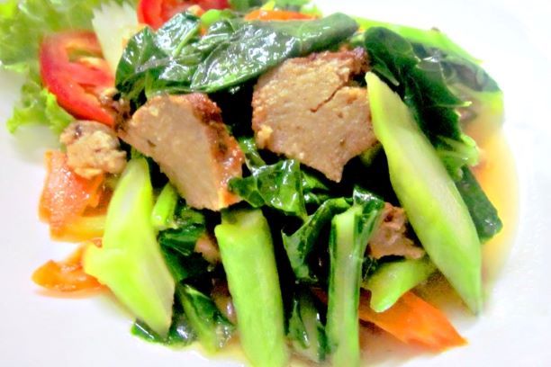 ผัดคะน้าปลาเค็ม