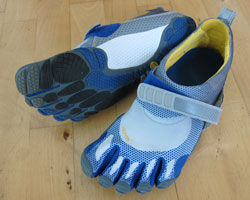 While Vibram's VI-B shoes aren't explicitly designed for yoga practice, a  small cult of fitness bloggers and influence…