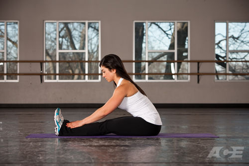 8 Stretches That Will Help You Touch Your Toes