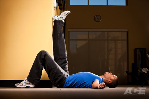 Exercises performed in a supine position. A) The patient lies supine in