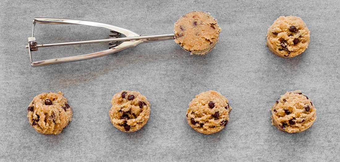 CHOCOLATE CHIP COOKIE DOUGH BITES