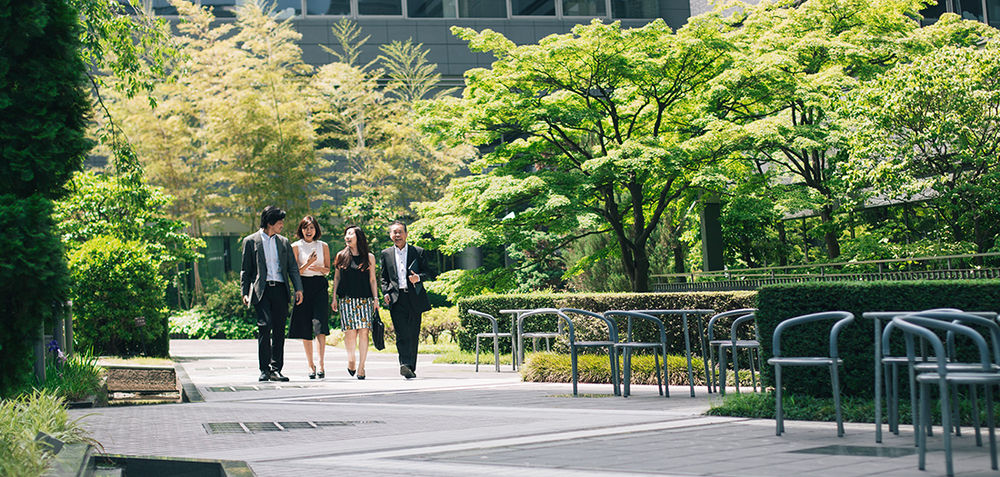 How Walking Meetings Improve Productivity 