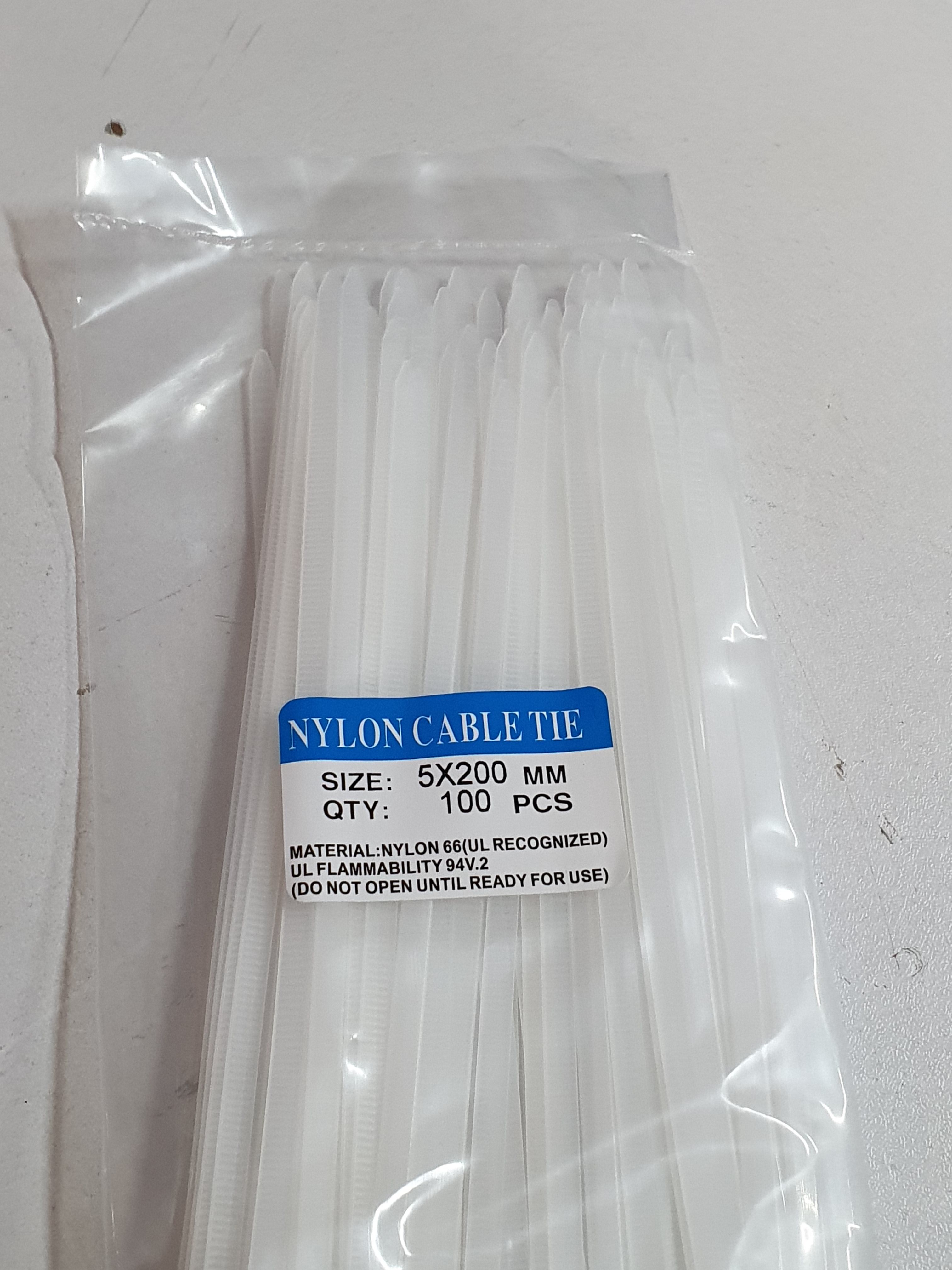 100pcs 5×200mm Cable Ties