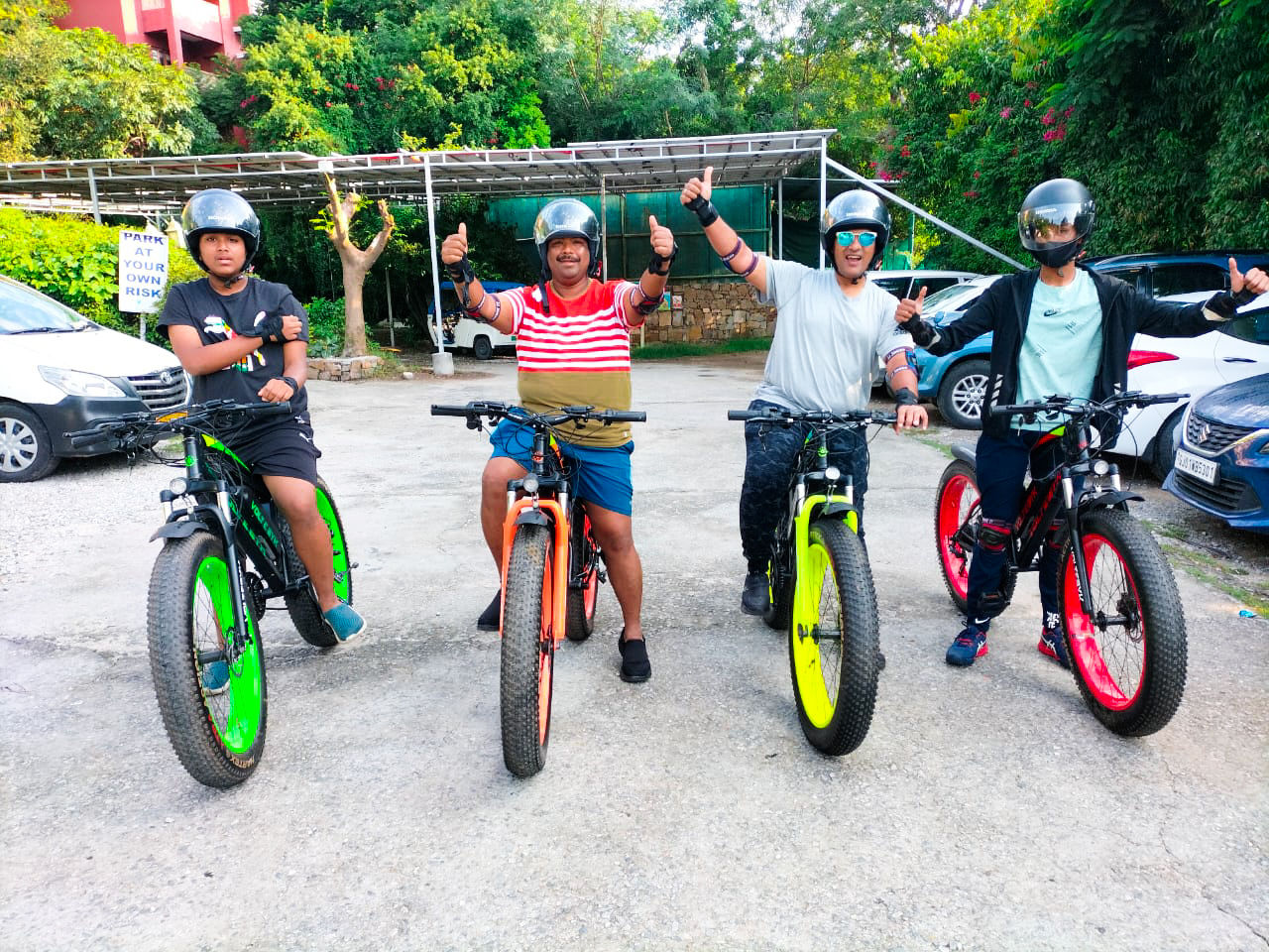 Electric cycle store