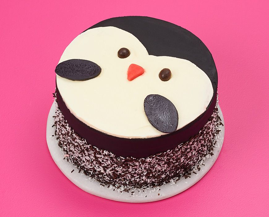 Penguin Cake: Delicious Recipe w/ Video Tutorial