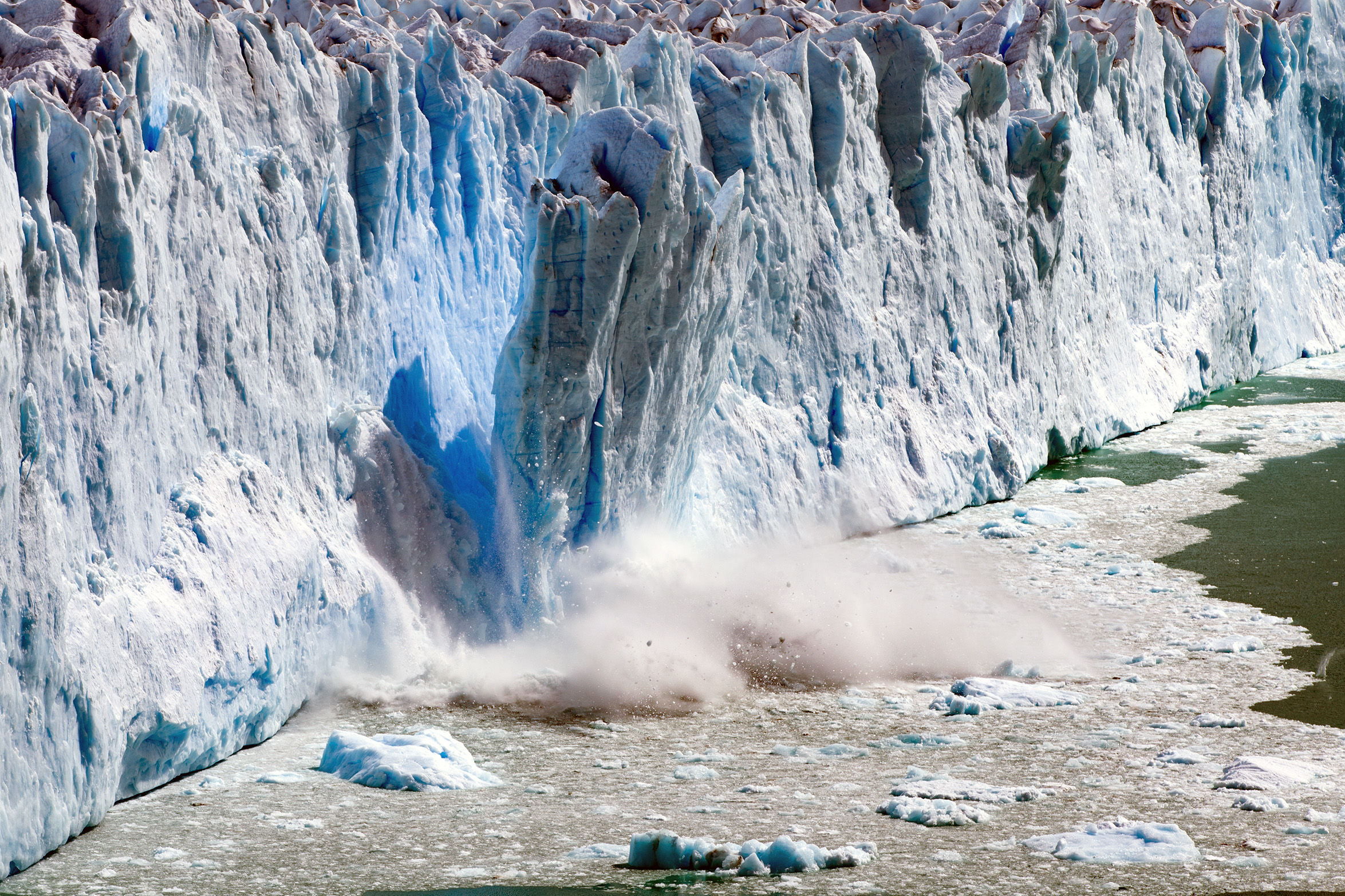 Glacial ice calving