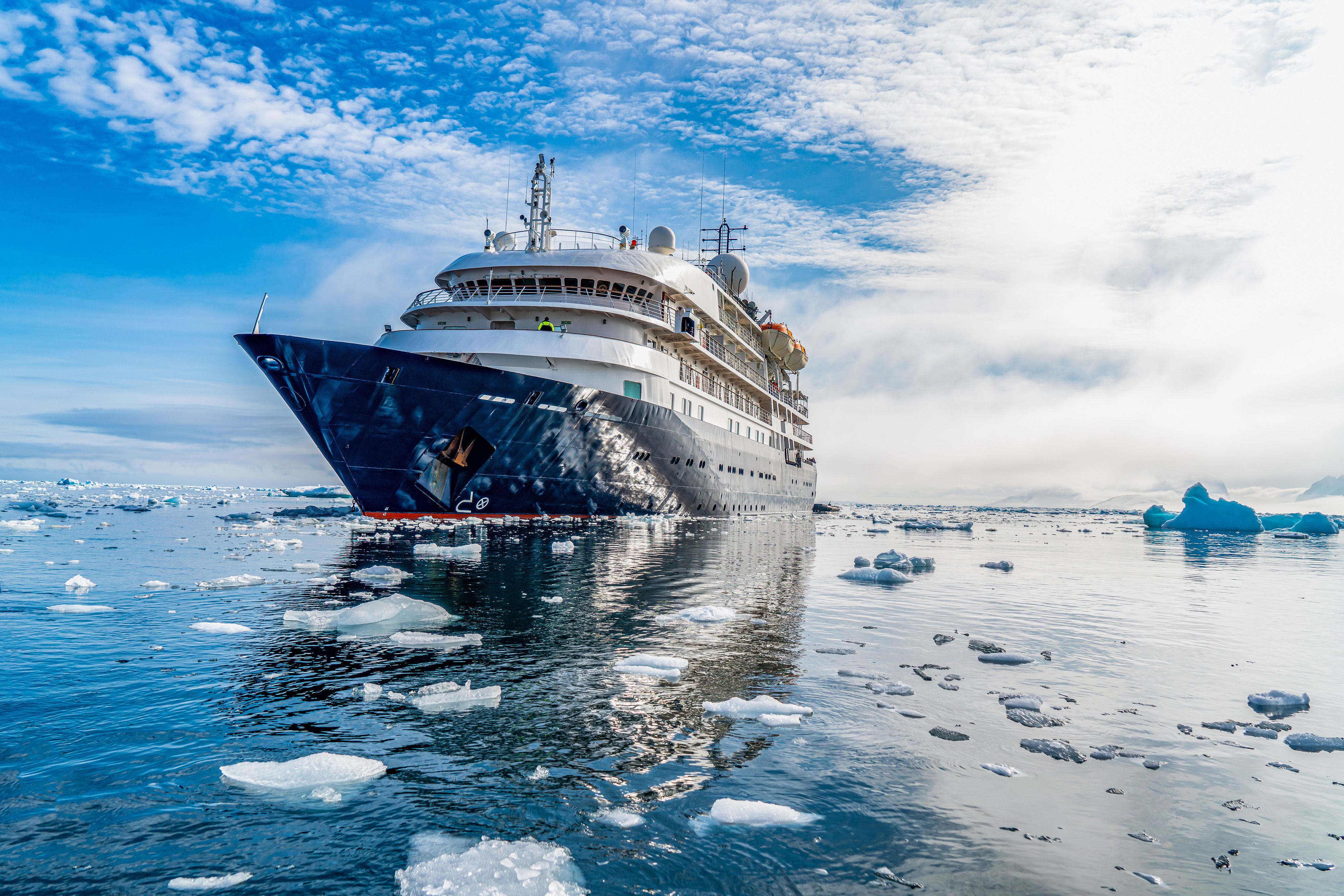 Adventure cruise in Antarctica