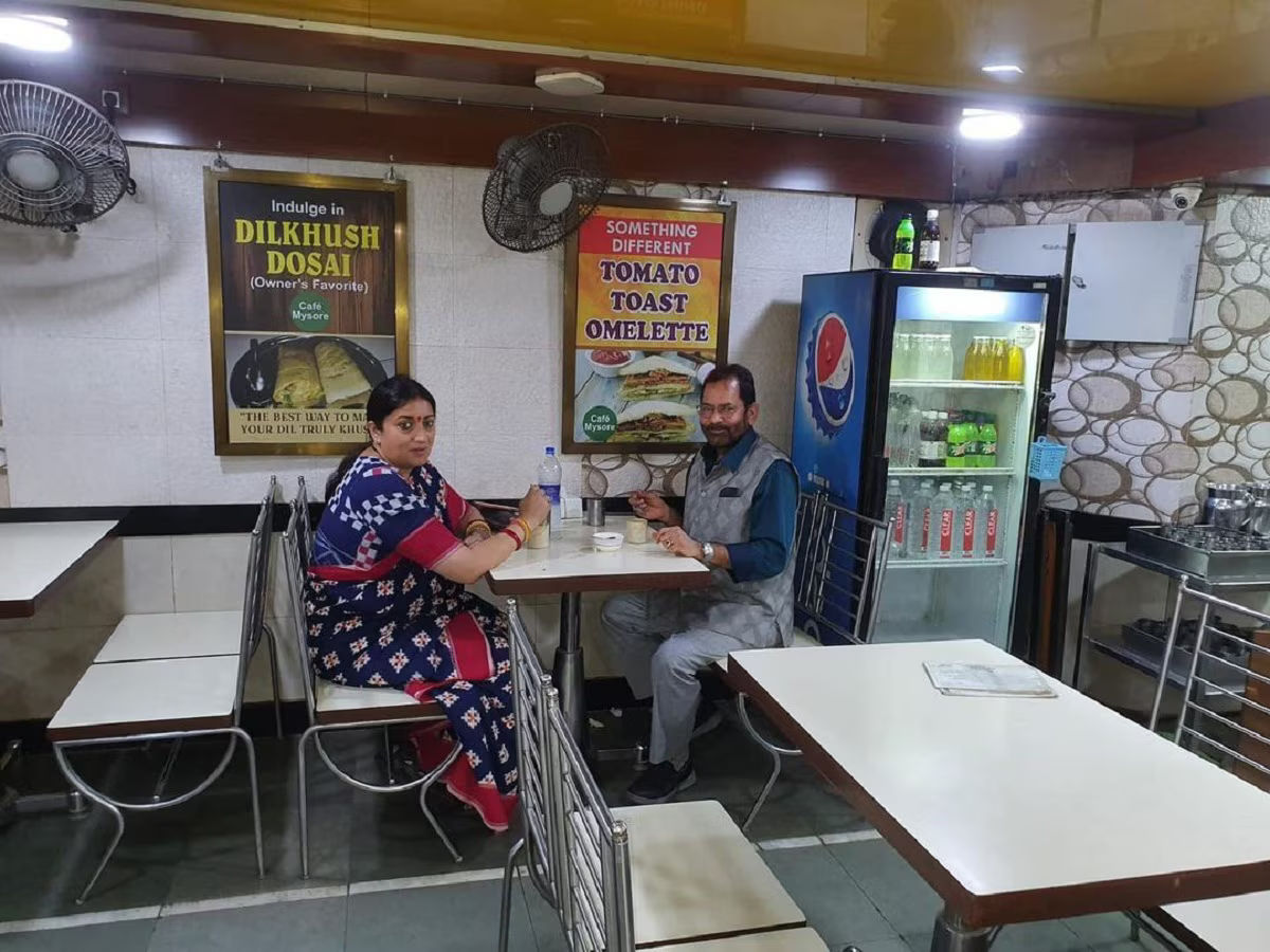 88 વર્ષ જૂની રેસ્ટોરન્ટમાંથી ફૂડ ઓર્ડર કરે છે મુકેશ અંબાણી,₹50માં મળે છે સંપૂર્ણ ભોજન 2 2685656 3