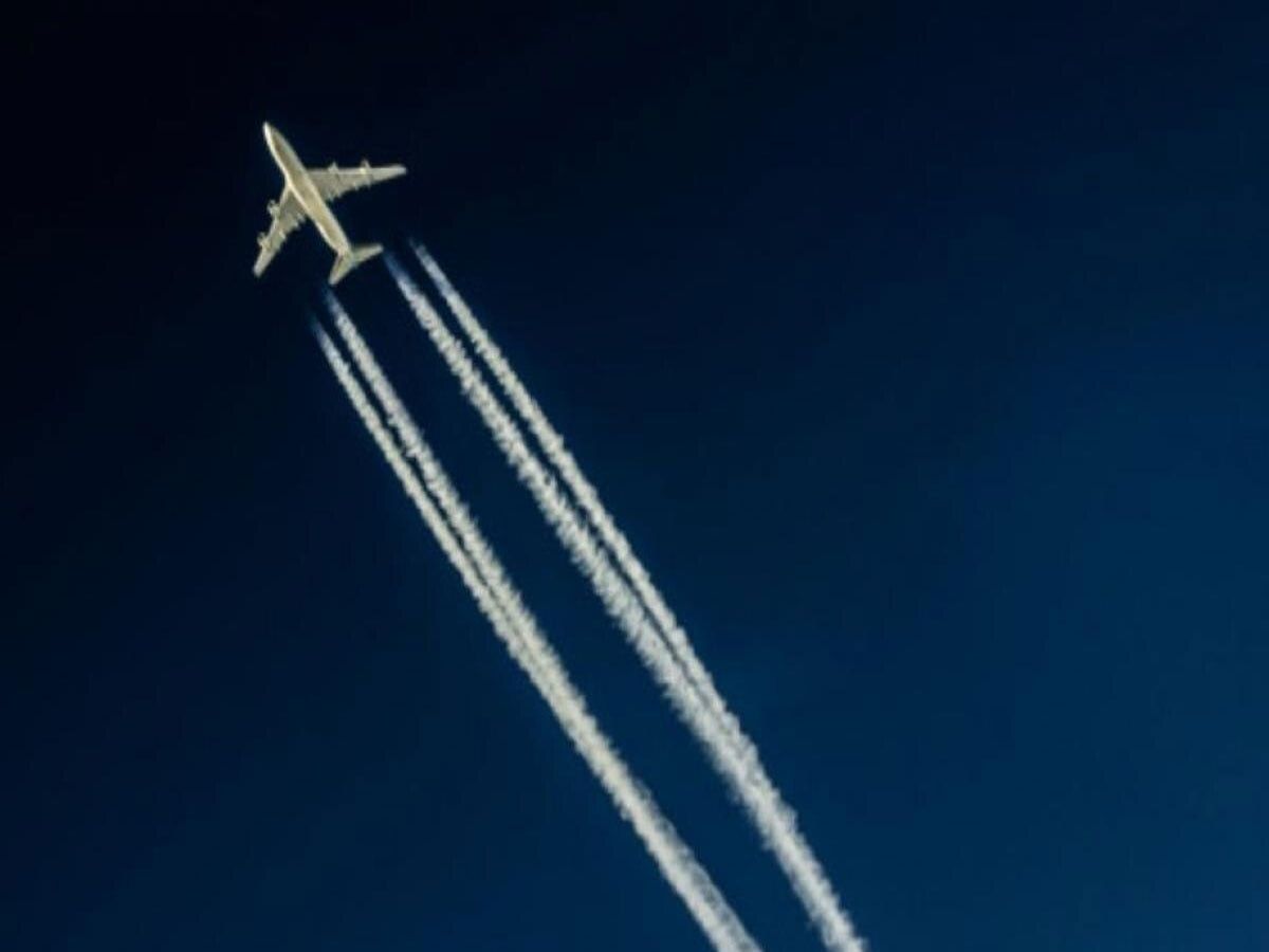 2689696 white smoke 3