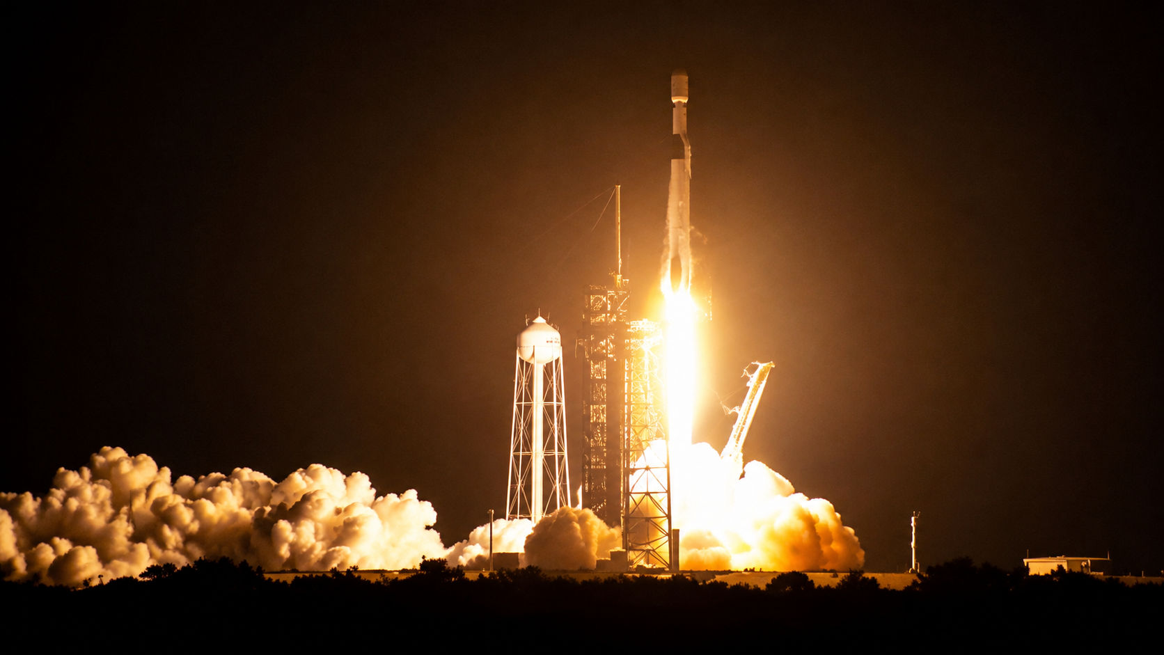 ચંદ્ર સાથે Falcon-9 Rocket 8,690 કિમીની ઝડપે અથડાયું! વૈજ્ઞાનિકો આશ્ચર્યમાં 4 ChatGPT%20Image%20Aug%205,%202026,%2005 13 42%20PM