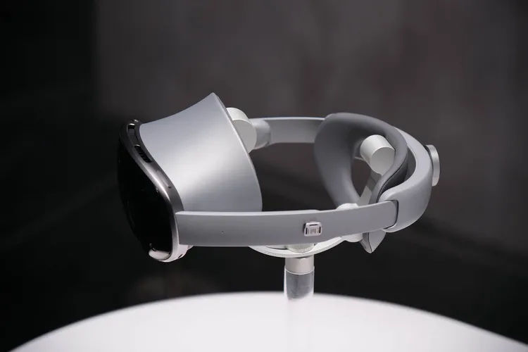 Samsung XR Headset: એપલને ટક્કર આપવા માટે સેમસંગનો હેડસેટ ટૂંક સમયમાં લોન્ચ થશે, ટીઝર રિલીઝ 4 Untitled%203