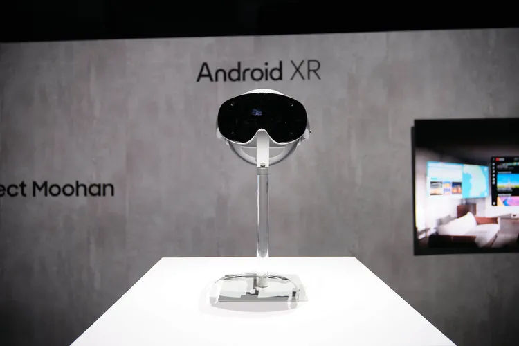 Samsung XR Headset: એપલને ટક્કર આપવા માટે સેમસંગનો હેડસેટ ટૂંક સમયમાં લોન્ચ થશે, ટીઝર રિલીઝ 2 Untitled%204