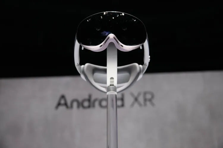 Samsung XR Headset: એપલને ટક્કર આપવા માટે સેમસંગનો હેડસેટ ટૂંક સમયમાં લોન્ચ થશે, ટીઝર રિલીઝ 5 Untitled%205