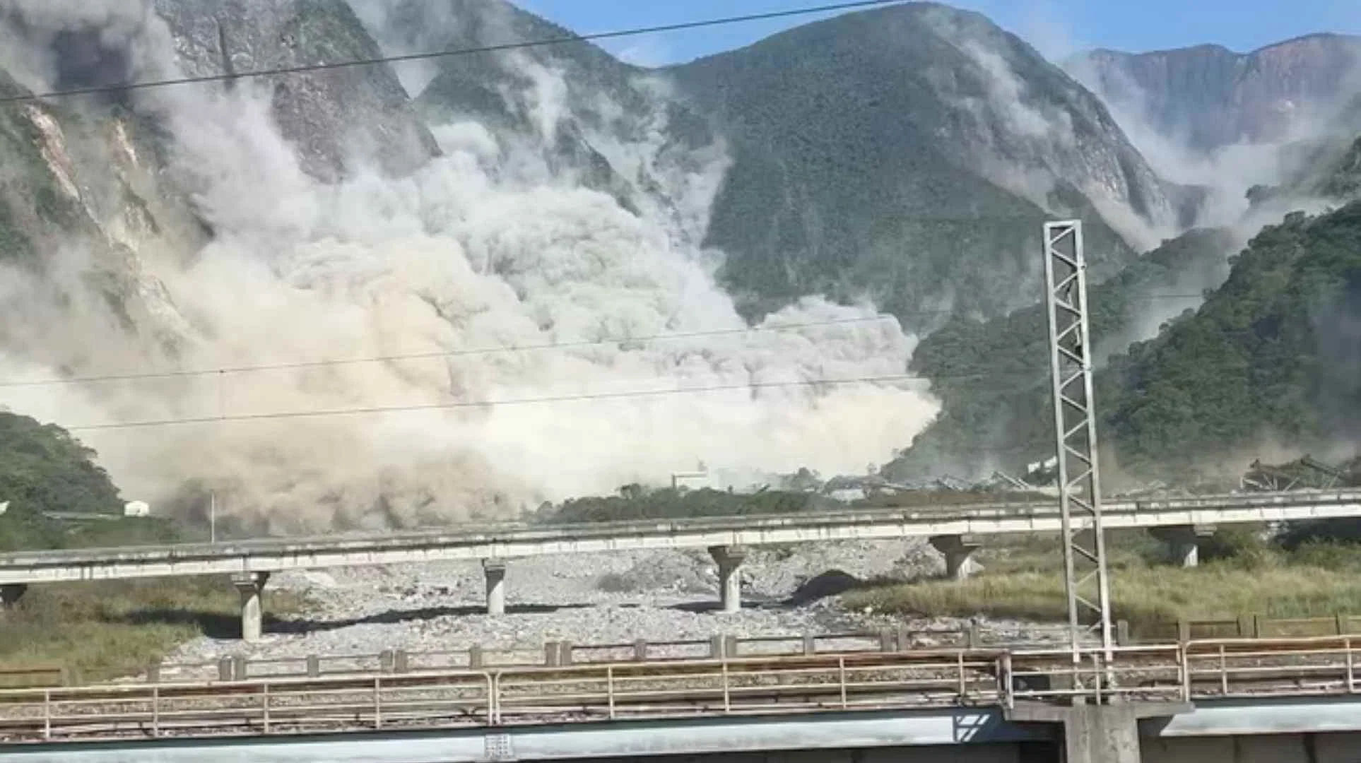 Taiwan Earthquake :તાઈવાનમાં 7.7ની તીવ્રતાનો ભૂકંપ, સાતના મોત અને 700થી વધુ લોકો ઘાયલ 7 earthquake2 660cc508ee5c6