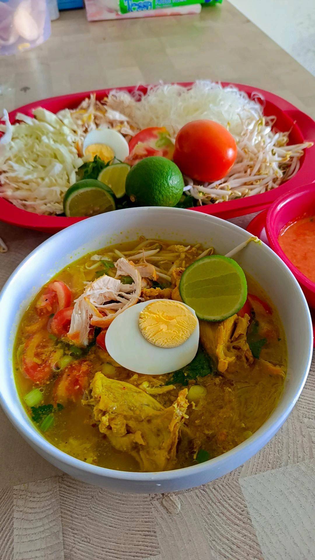 Soto lamongan kuah bandeng berasal dari Lamongan Jawa Timur yang membuat soto ini berbeda karena memakai ikan bandeng yuk kita membuatnya