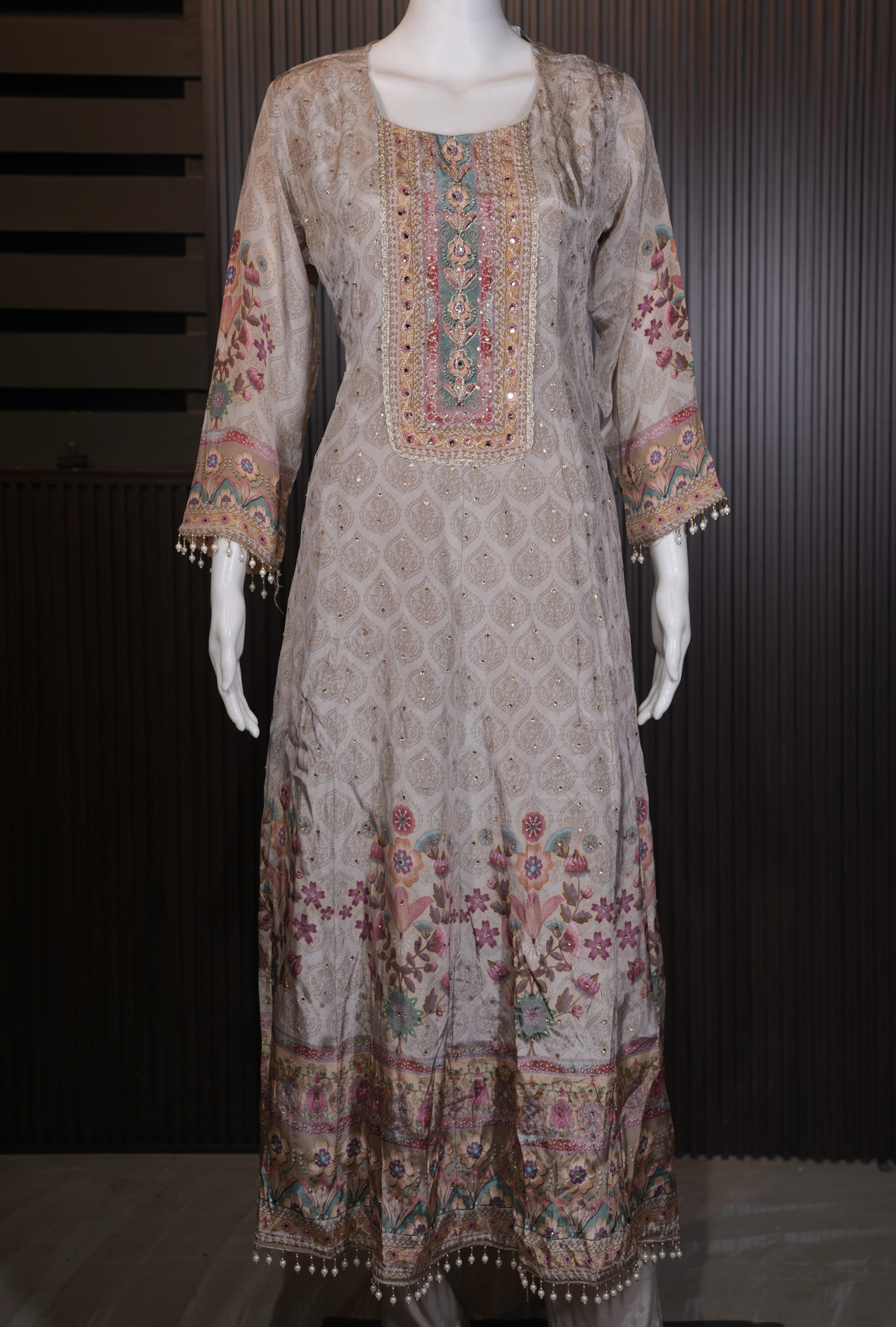 Ivory Pastel Embroidered 3-Piece Suit Set thumbnail 2