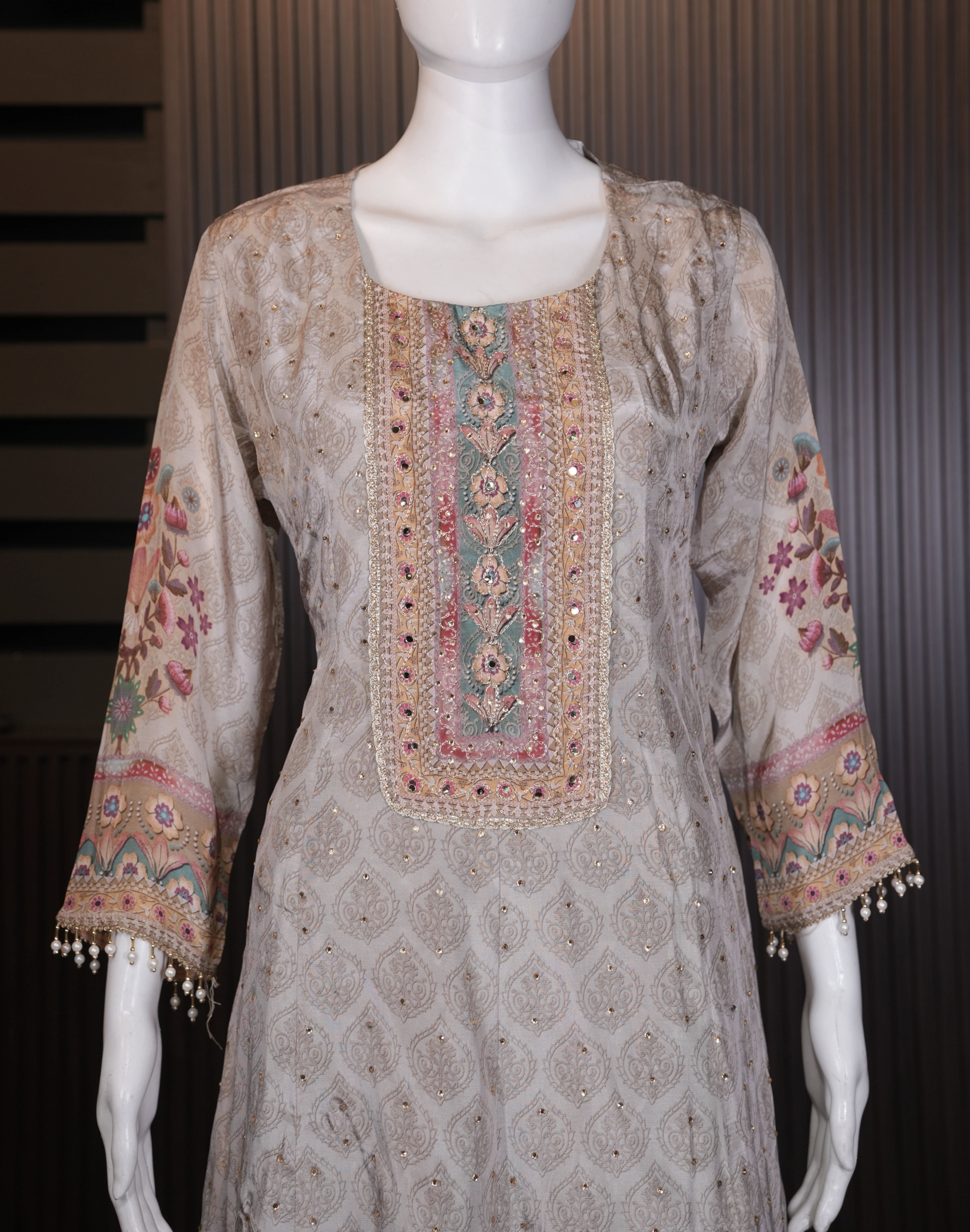 Ivory Pastel Embroidered 3-Piece Suit Set thumbnail 3