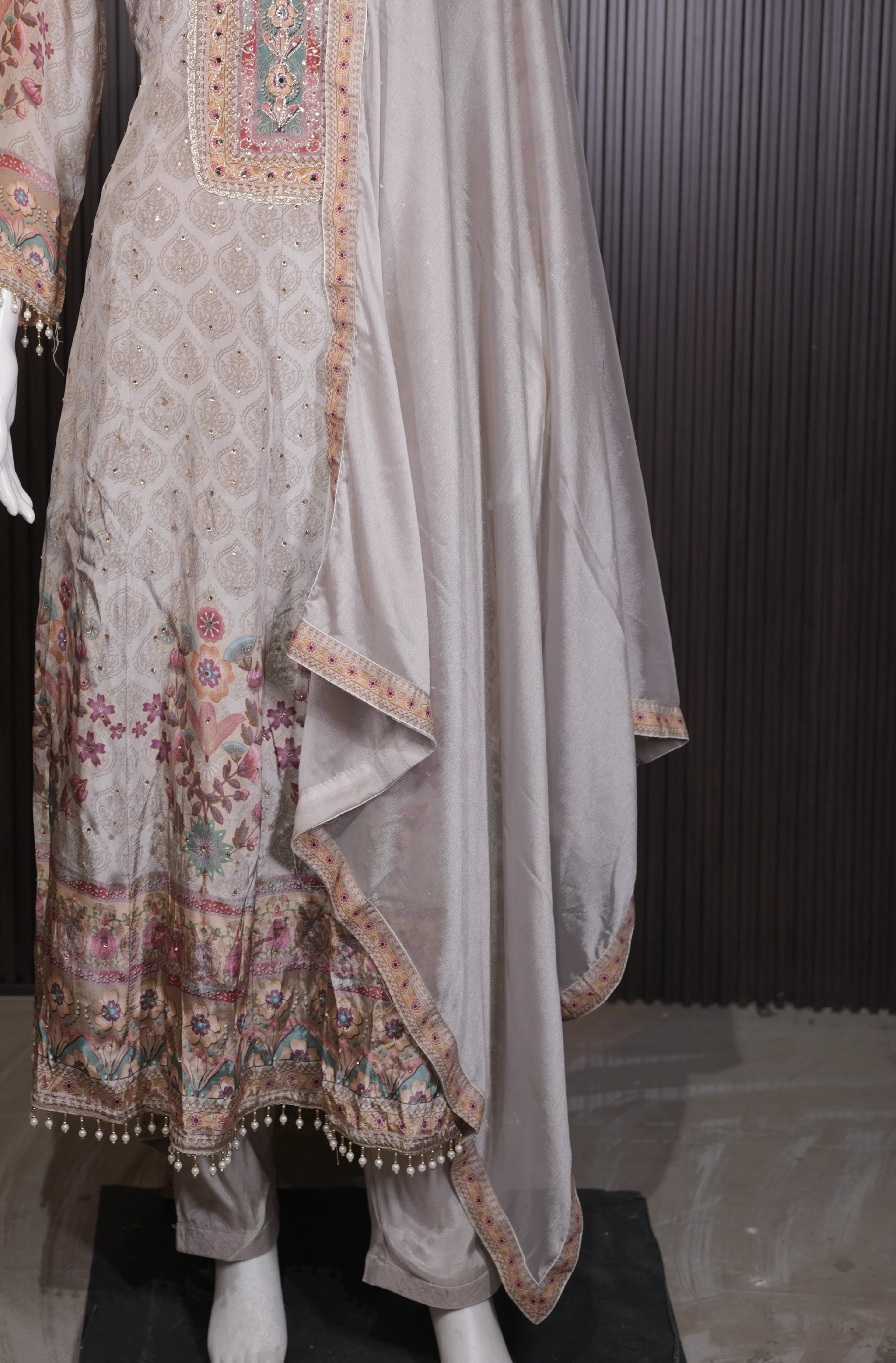 Ivory Pastel Embroidered 3-Piece Suit Set thumbnail 7