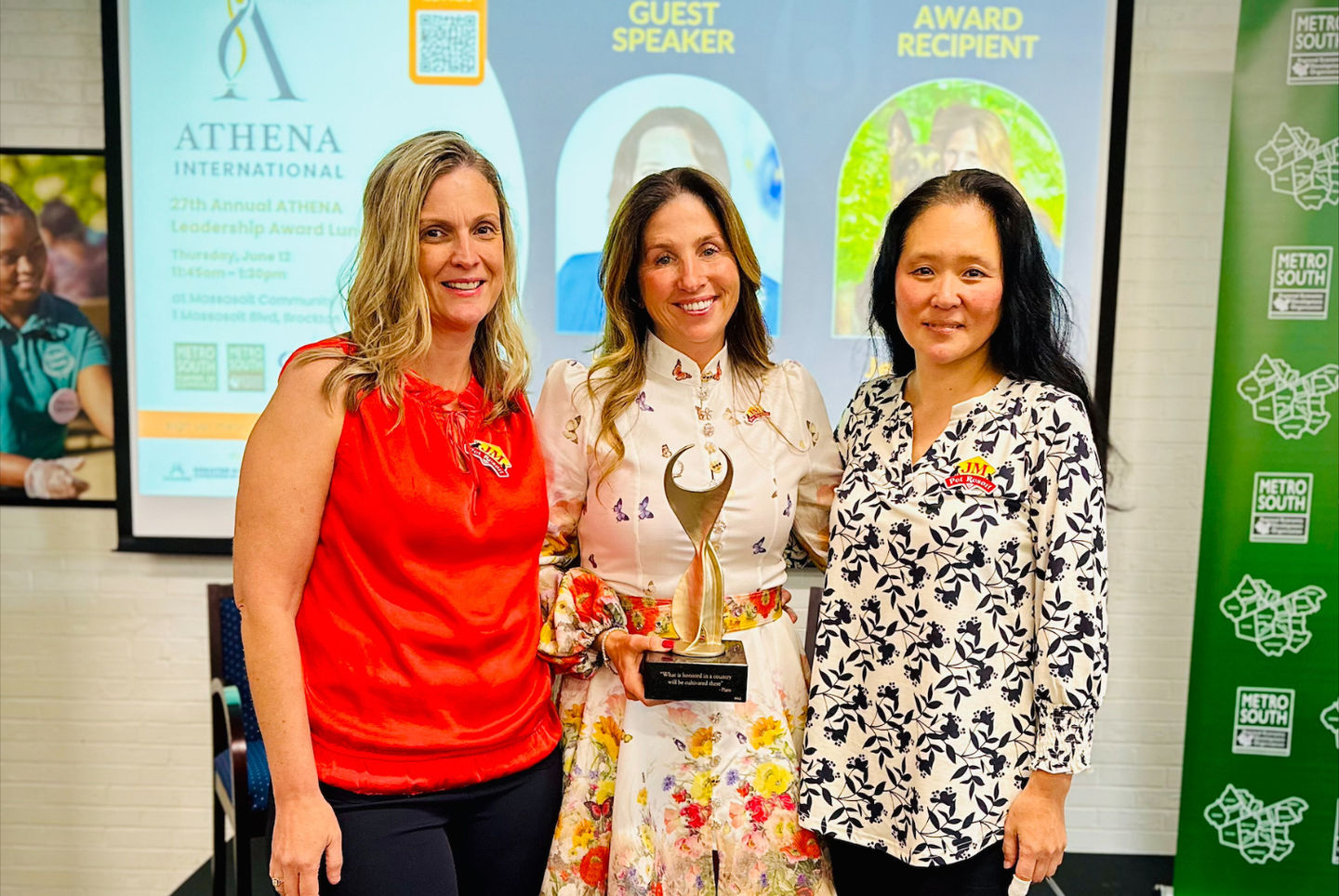 Jeni Mather Receives Esteemed ATHENA Leadership Award from Metro South Chamber of Commerce